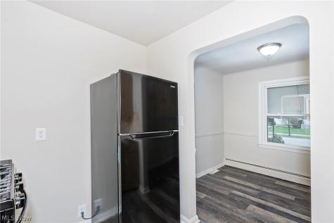 25370 Drakefield Avenue Euclid OH 44132