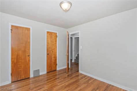 25370 Drakefield Avenue Euclid OH 44132