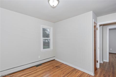 25370 Drakefield Avenue Euclid OH 44132