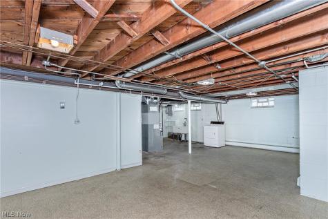 25370 Drakefield Avenue Euclid OH 44132