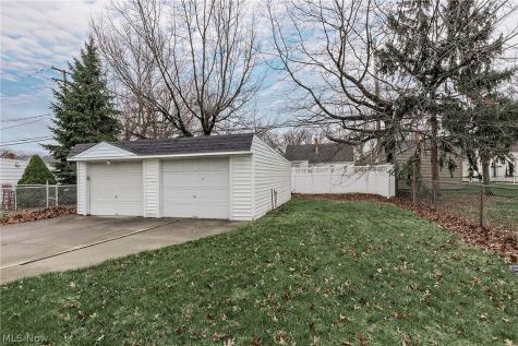 25370 Drakefield Avenue Euclid OH 44132