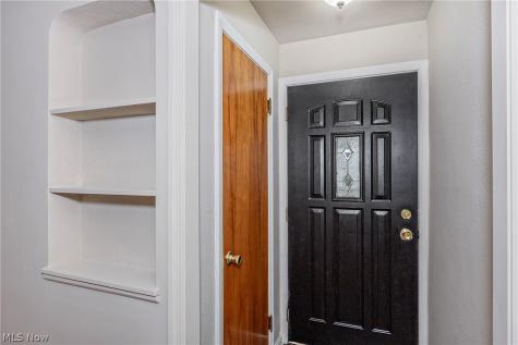 25370 Drakefield Avenue Euclid OH 44132