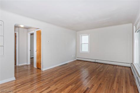 25370 Drakefield Avenue Euclid OH 44132