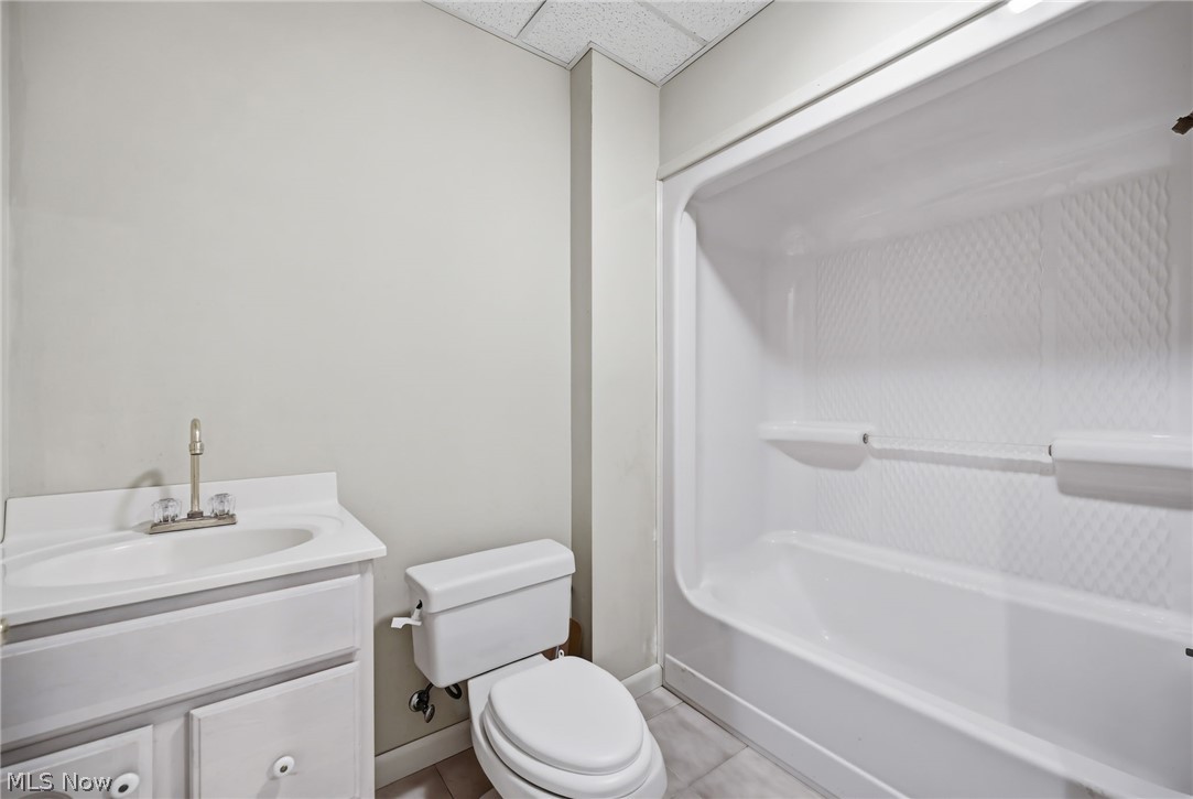 1887 Pearce Circle Salem OH 44460