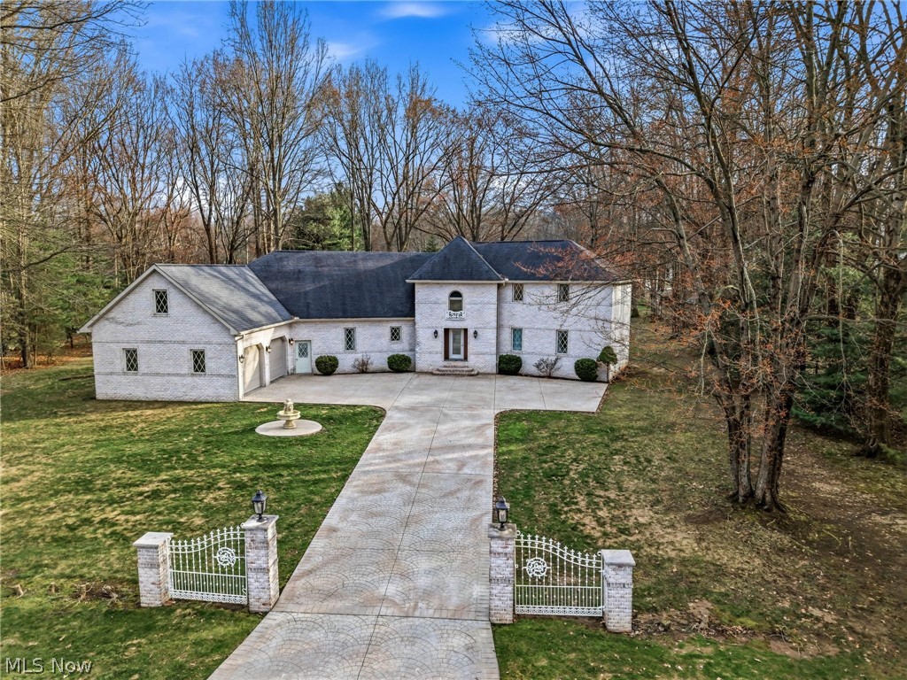 1887 Pearce Circle Salem OH 44460