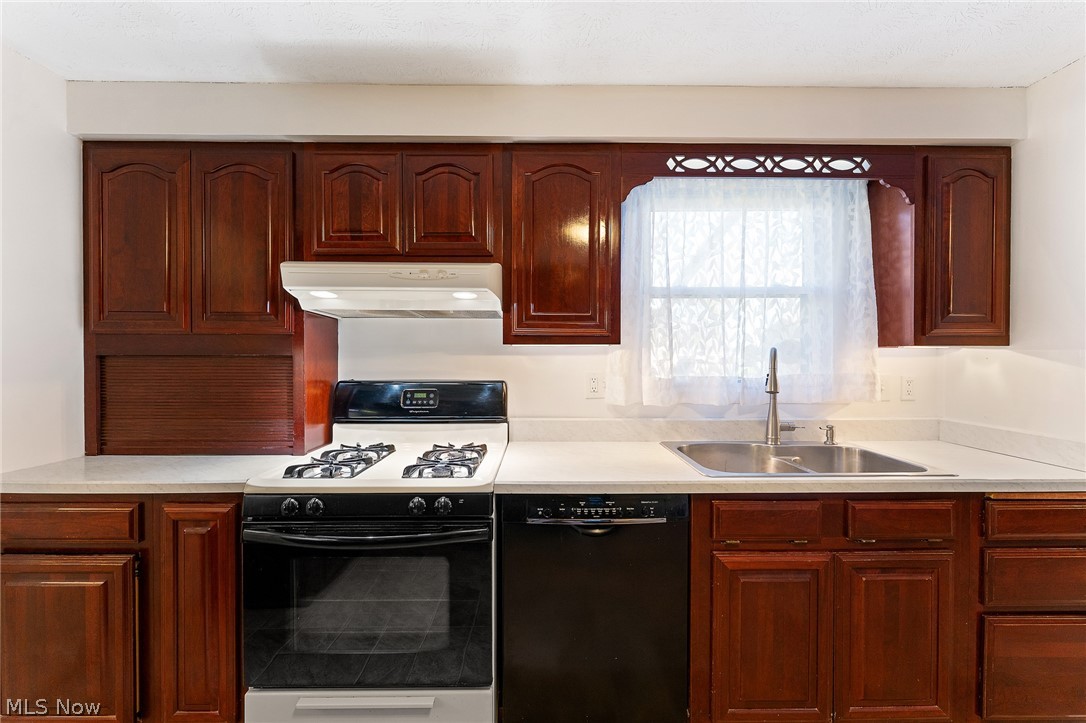 2085 Woodland Trace Street Austintown OH 44515