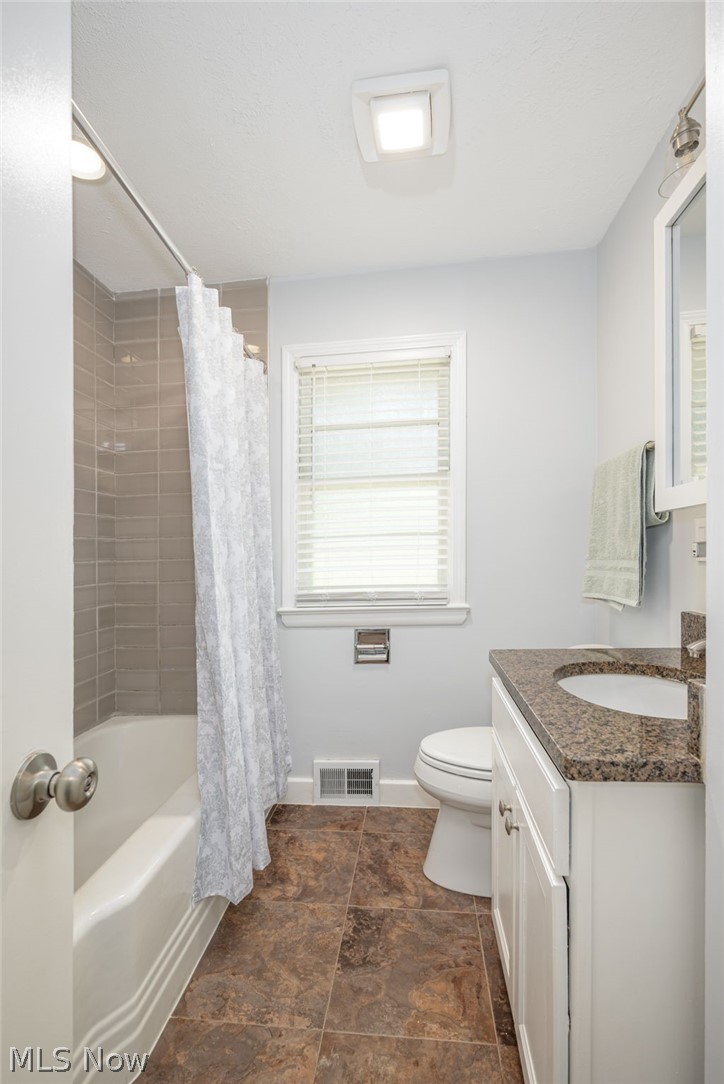7570 Richmond Road Oakwood Village OH 44146