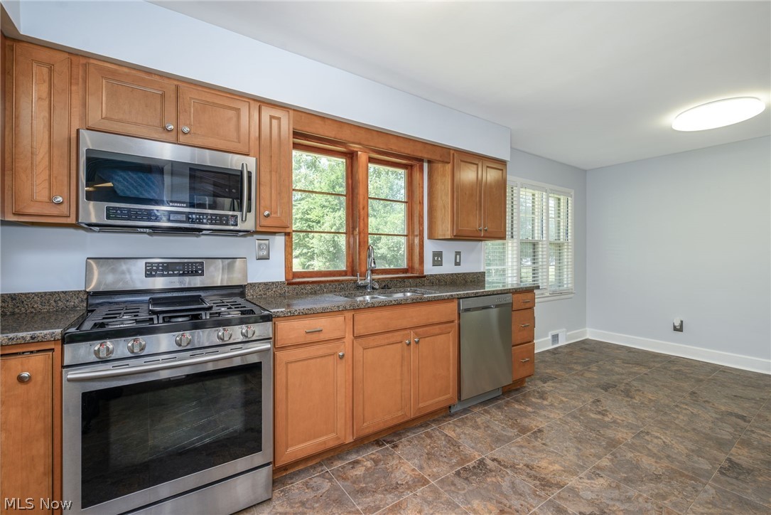 7570 Richmond Road Oakwood Village OH 44146