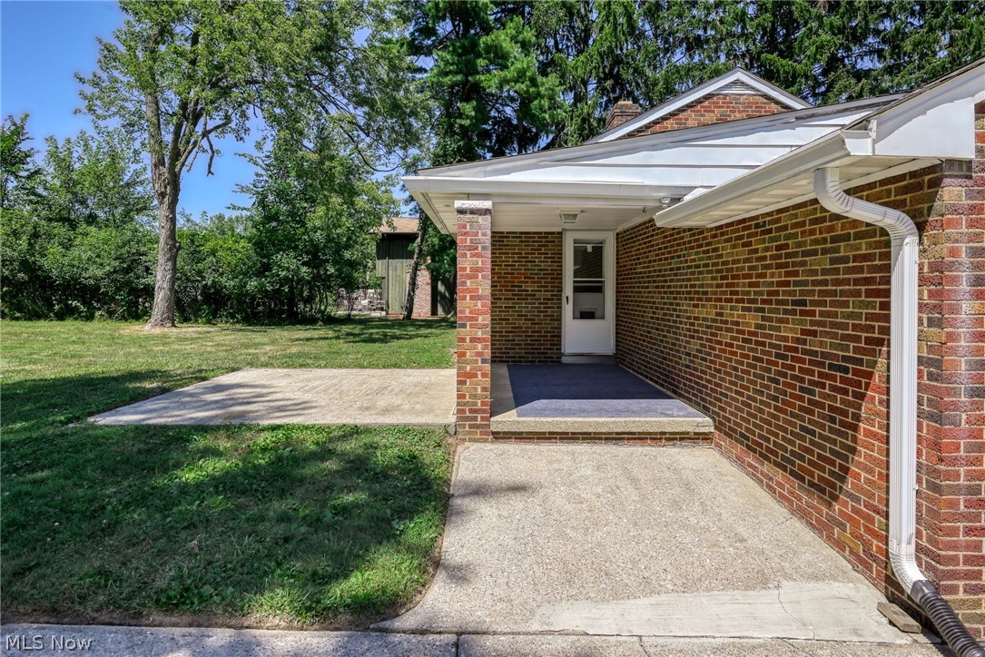 7570 Richmond Road Oakwood Village OH 44146