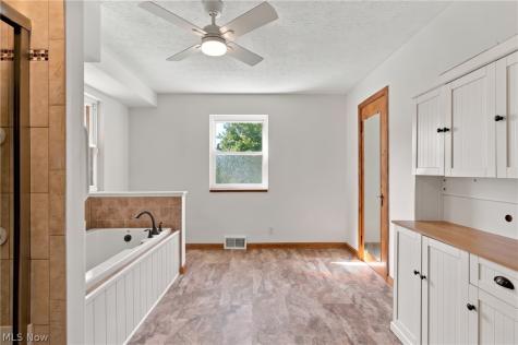 860 Meridian Street Akron OH 44310