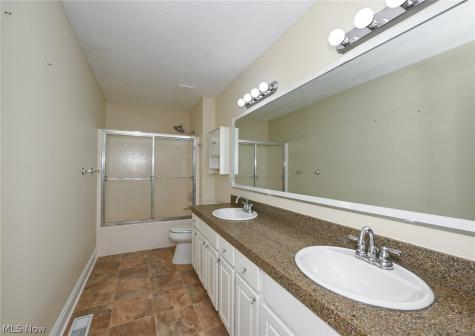 230 Bridgehampton Drive Medina OH 44256