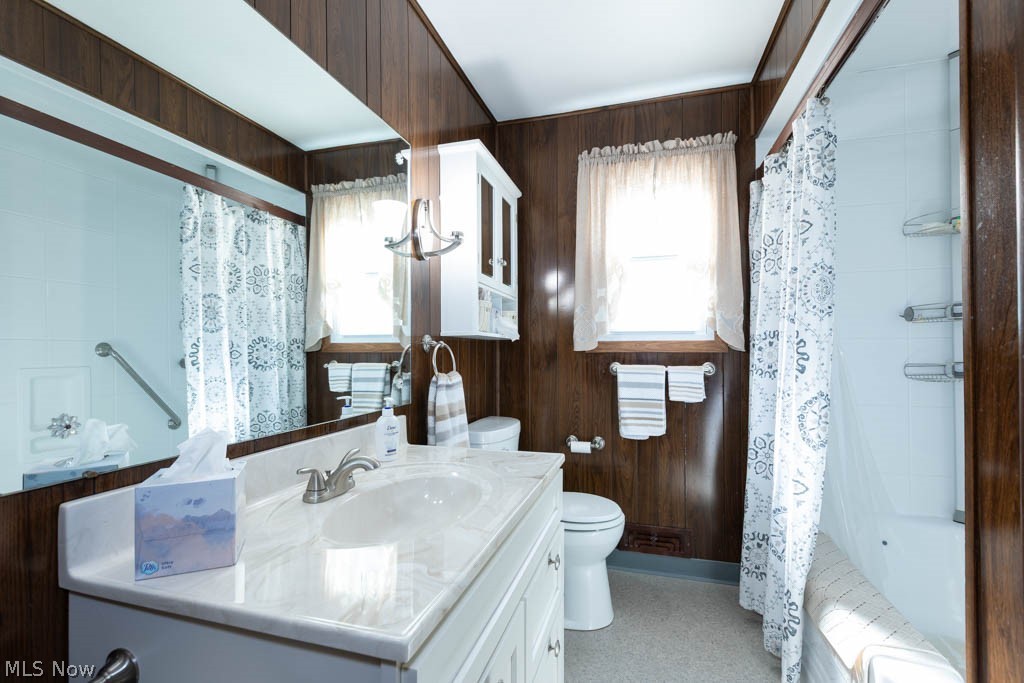 5180 Thornbury Road Lyndhurst OH 44124