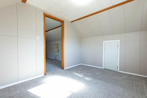 5180 Thornbury Road Lyndhurst OH 44124