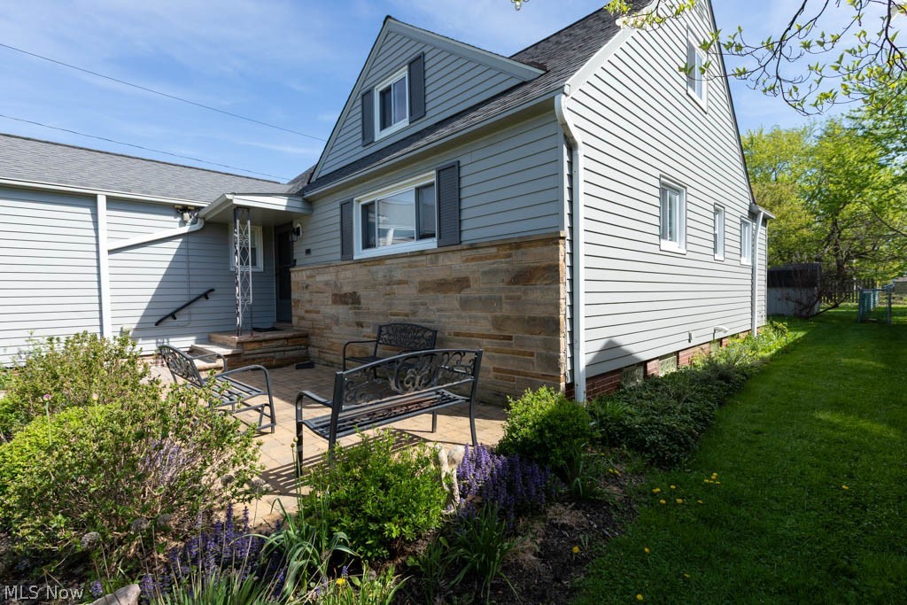 5180 Thornbury Road Lyndhurst OH 44124