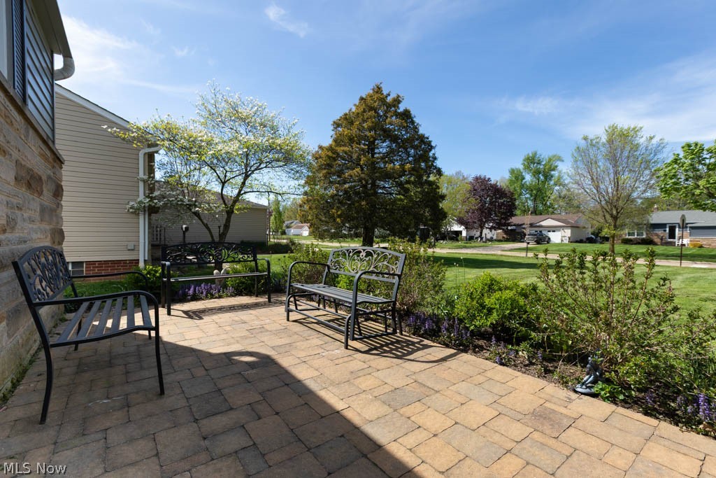 5180 Thornbury Road Lyndhurst OH 44124