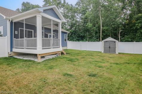 1718 Creekside Court Painesville OH 44077