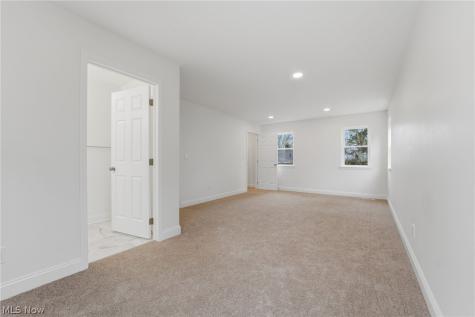 13829 Carlton Street Burton OH 44021