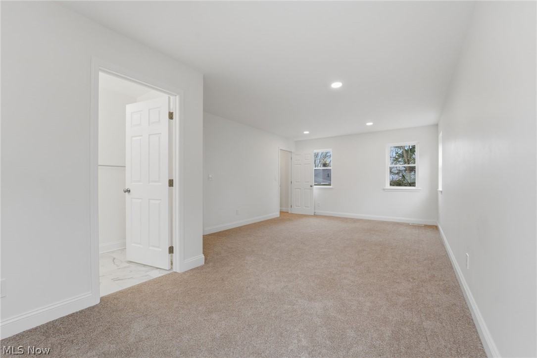 13829 Carlton Street Burton OH 44021