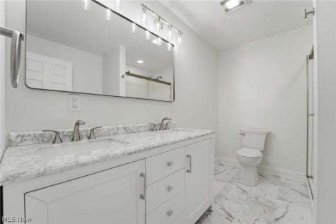 13829 Carlton Street Burton OH 44021