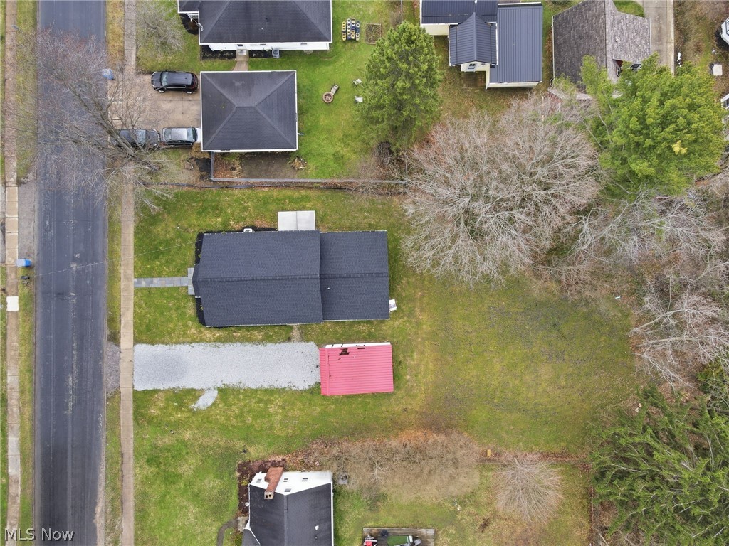 13829 Carlton Street Burton OH 44021