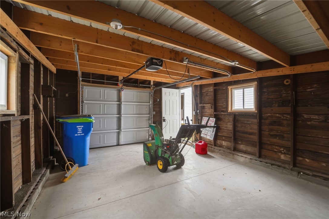 13829 Carlton Street Burton OH 44021