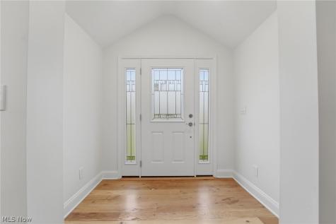 13829 Carlton Street Burton OH 44021