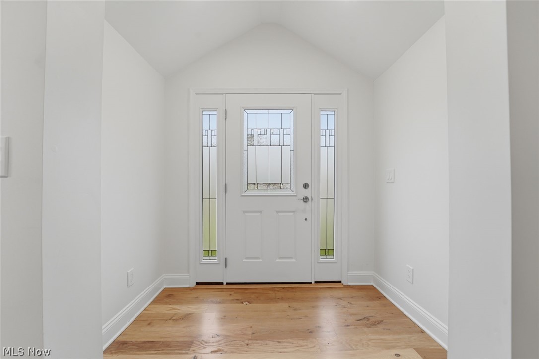 13829 Carlton Street Burton OH 44021