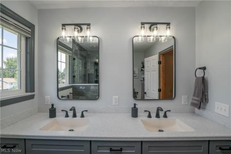 1631 Horizon Drive Louisville OH 44641