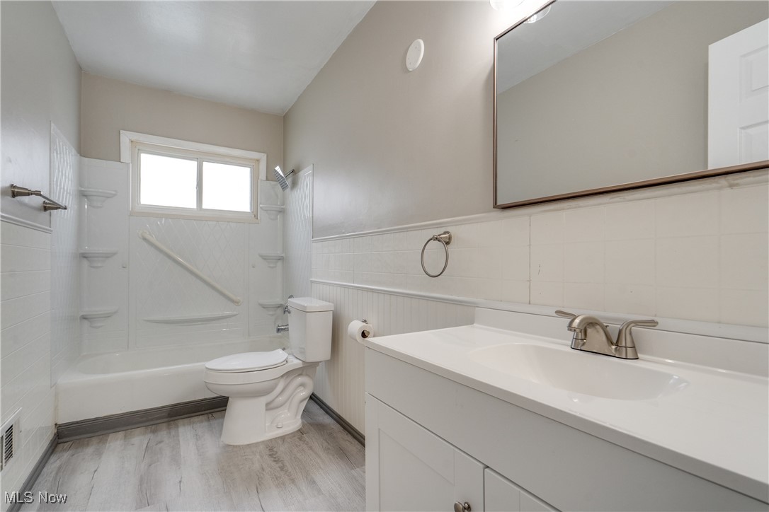 2953 Clearfield Avenue Akron OH 44314