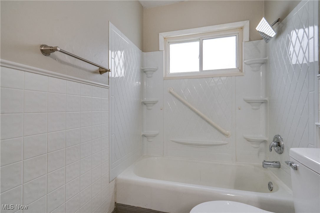 2953 Clearfield Avenue Akron OH 44314