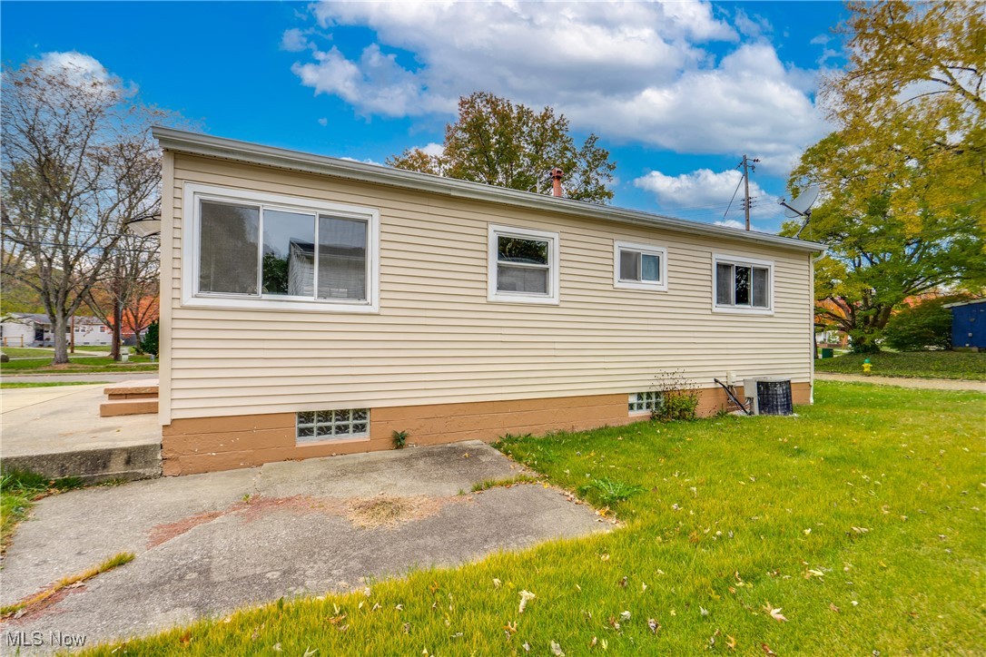 2953 Clearfield Avenue Akron OH 44314