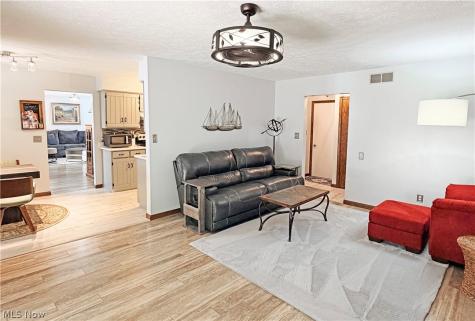 1043 Reedy Drive Wadsworth OH 44281