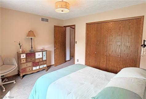 1043 Reedy Drive Wadsworth OH 44281