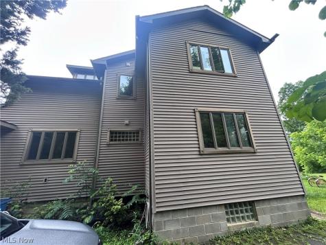 805 5th Street Niles OH 44446