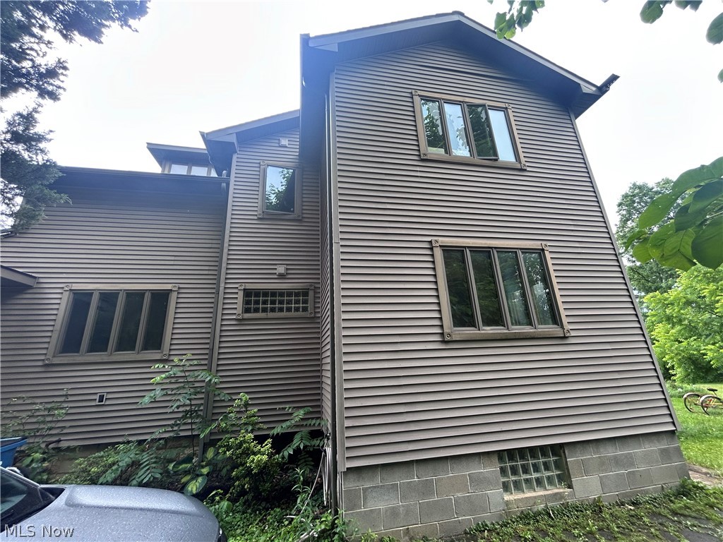 805 5th Street Niles OH 44446