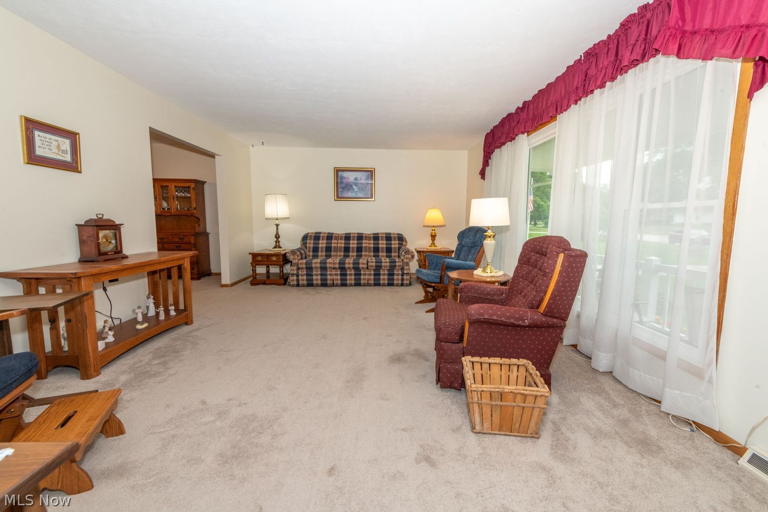 696 West Street Wadsworth OH 44281