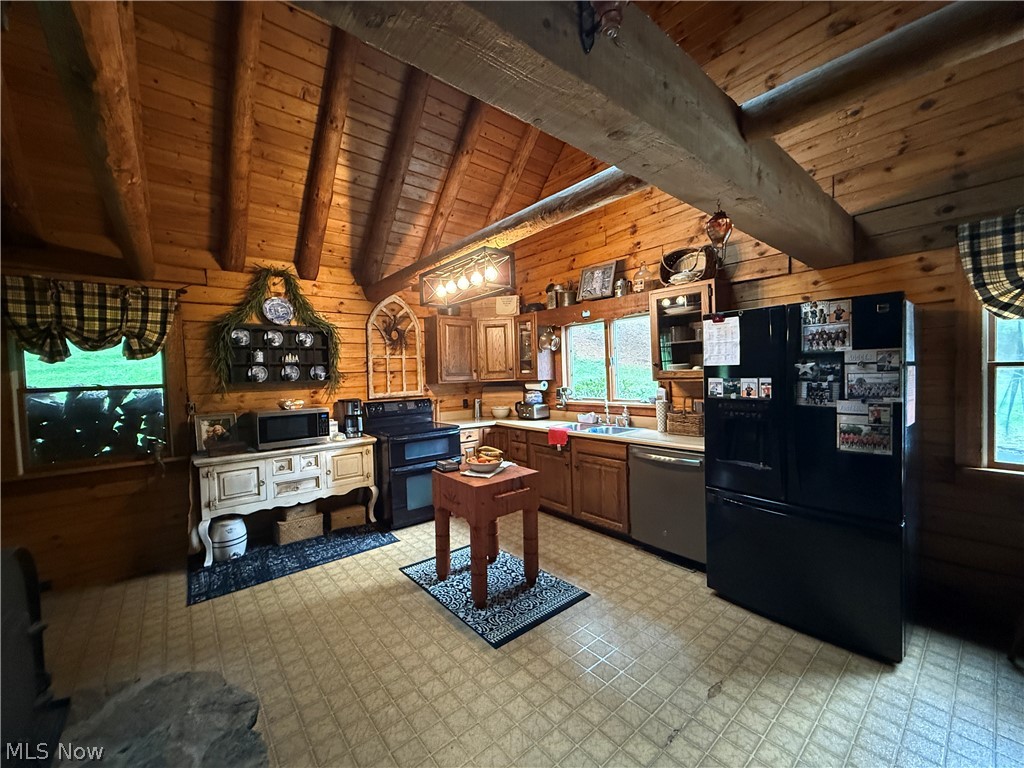 55644 County Road 2 Fresno OH 43824