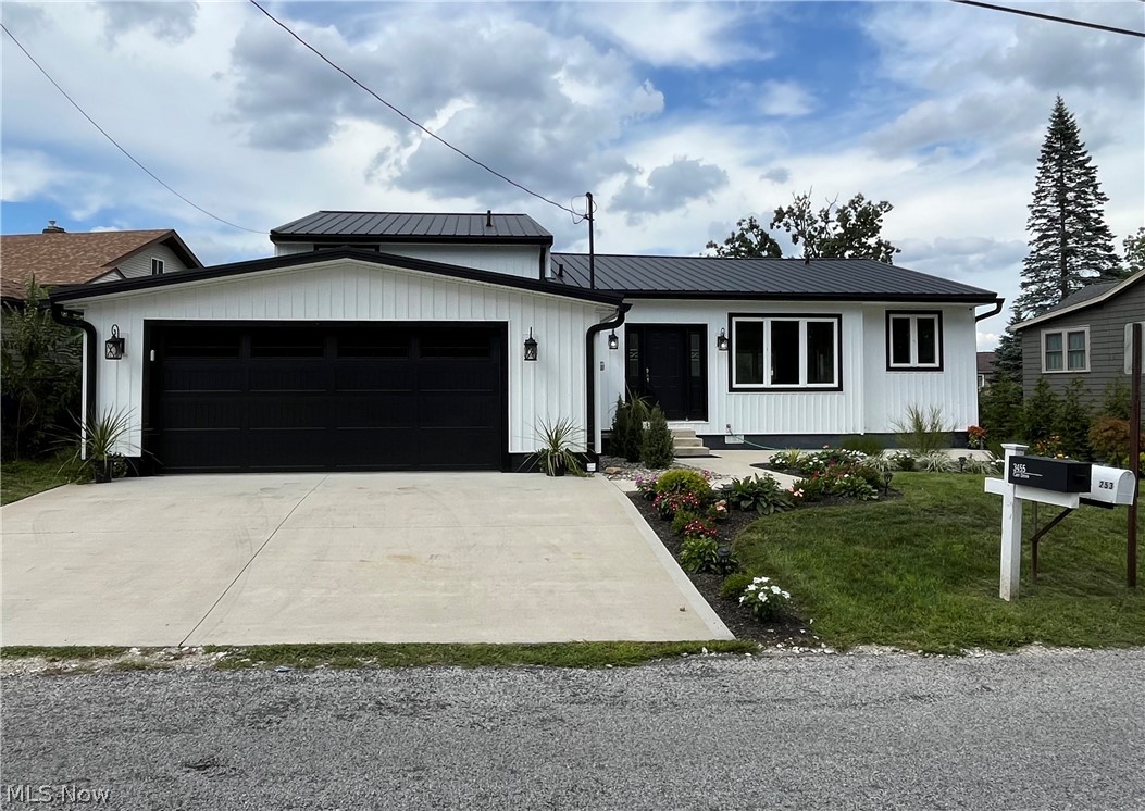 253 Aqua Boulevard Coventry OH 44319