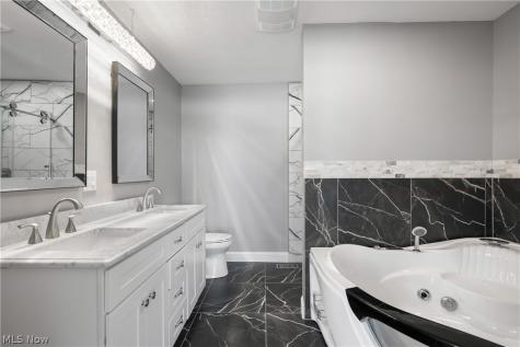 253 Aqua Boulevard Coventry OH 44319