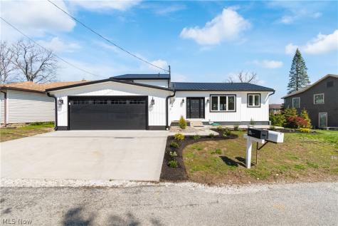 253 Aqua Boulevard Coventry OH 44319