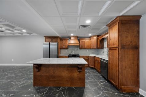 253 Aqua Boulevard Coventry OH 44319