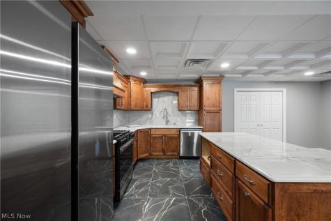 253 Aqua Boulevard Coventry OH 44319