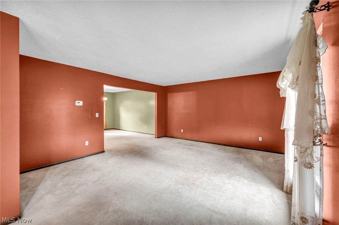 615 Salt Springs Road Warren OH 44440