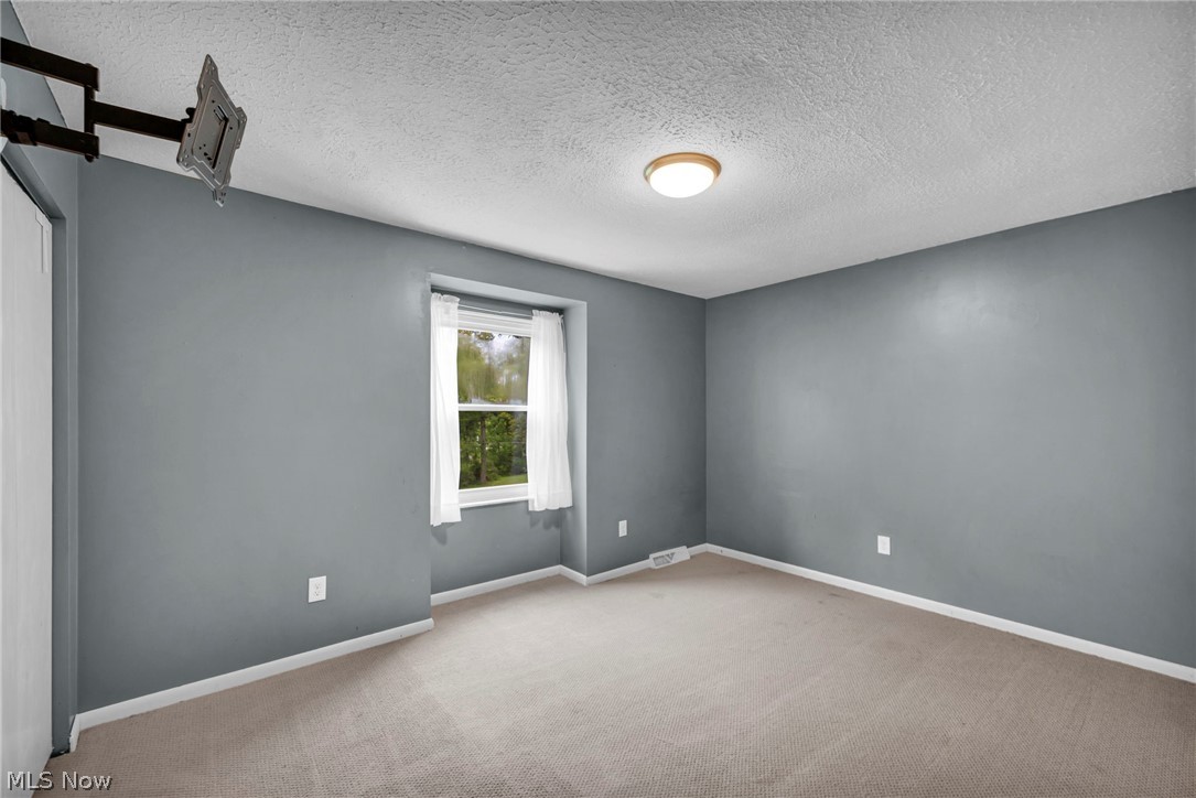 615 Salt Springs Road Warren OH 44440