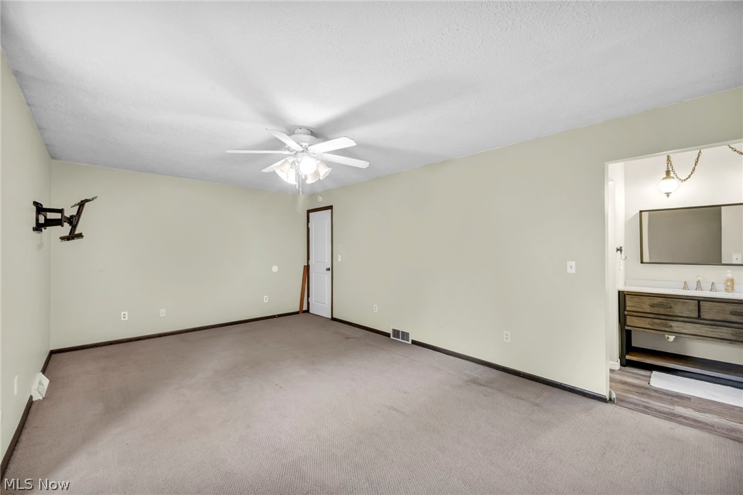 615 Salt Springs Road Warren OH 44440
