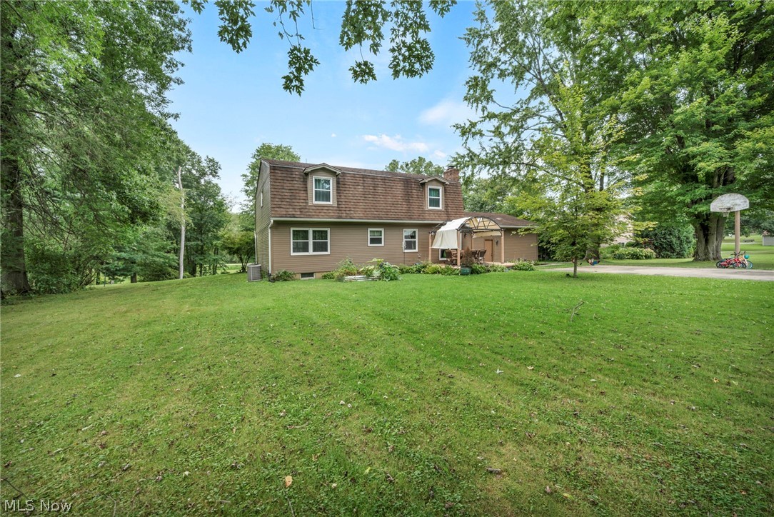 615 Salt Springs Road Warren OH 44440