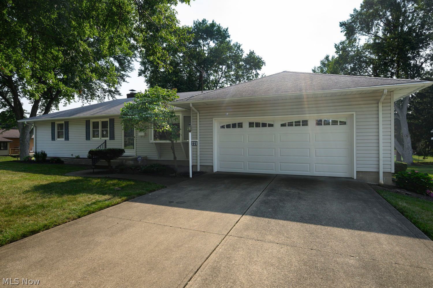721 Lindy Lane Avenue SW North Canton OH 44720