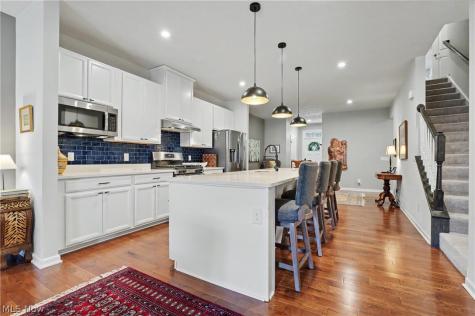 1610 Mud Brook Lane Akron OH 44313