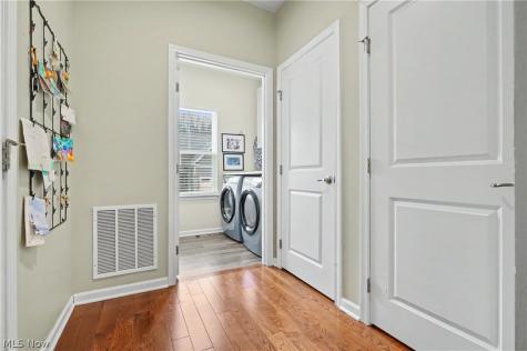 1610 Mud Brook Lane Akron OH 44313