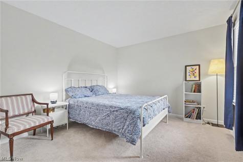 1610 Mud Brook Lane Akron OH 44313